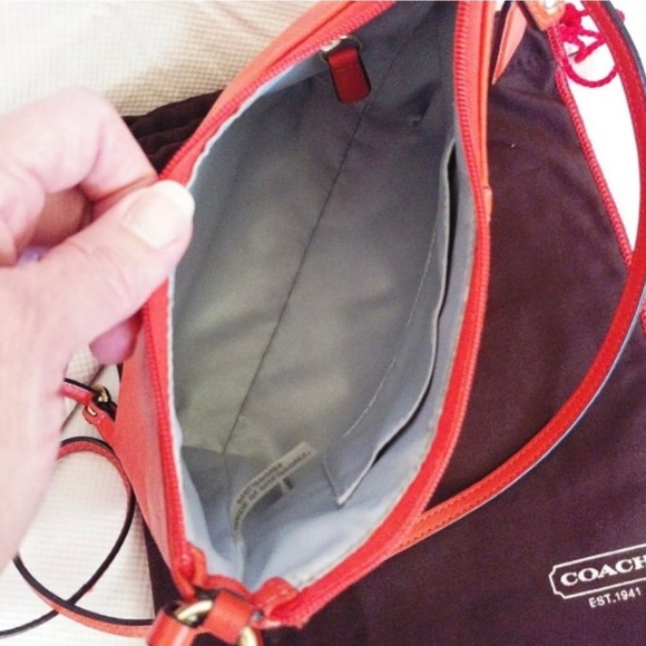 EUC Vintage Coach Ashley Mini Leather Swingpack in Persimmon Red - Picture 7 of 8